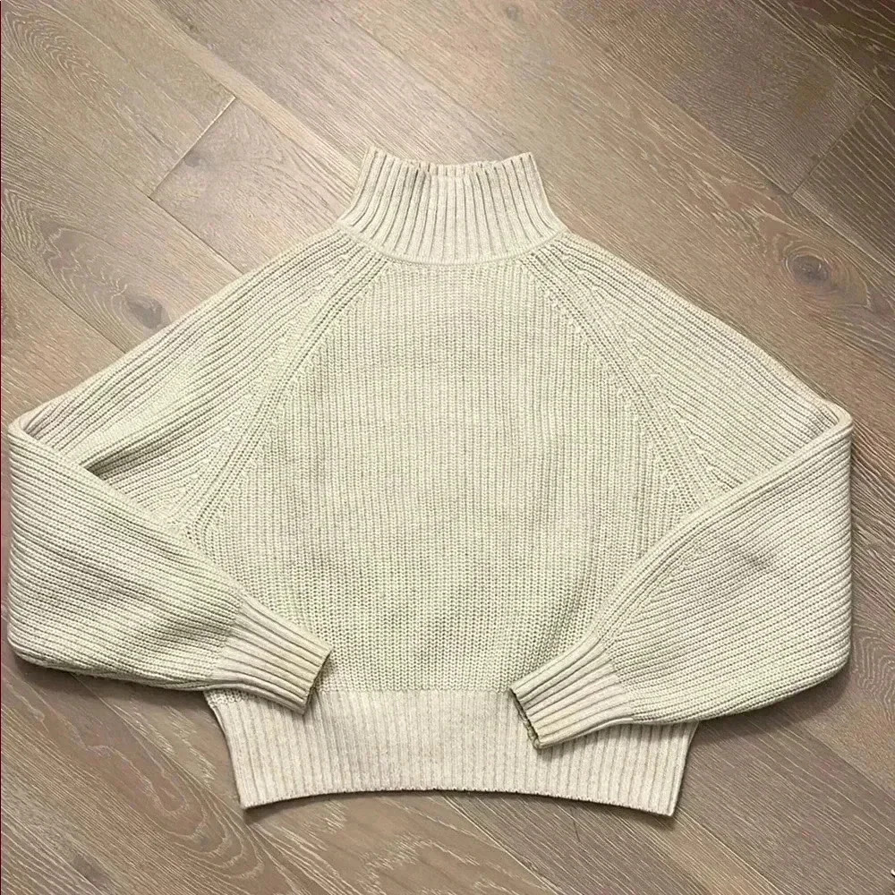 H&M Ribbed Turtleneck Sweater